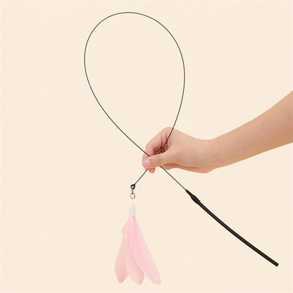 Interaktive Katzenangel mit Feder und Saugnapf – Spielzeug für Katzen zum Spielen und Jagen